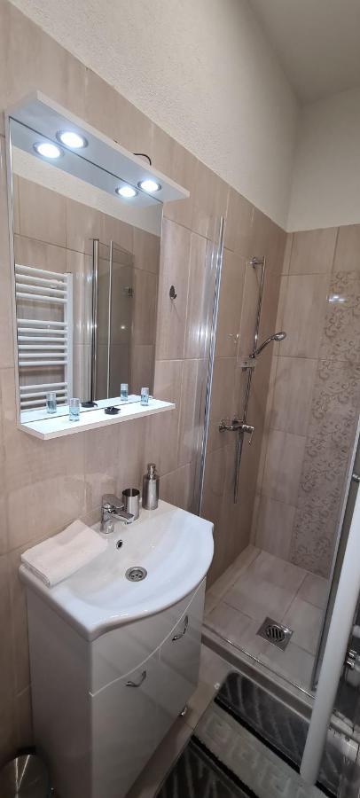 سيغيد Rozsa Apartmanhaz المظهر الخارجي الصورة