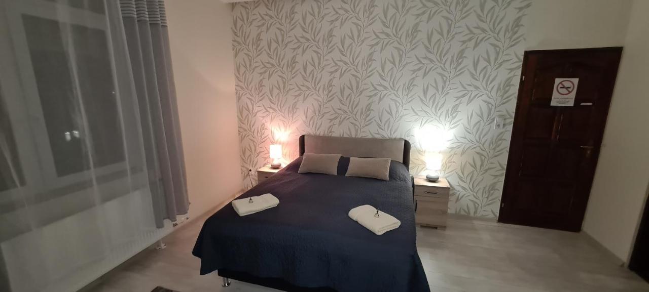 سيغيد Rozsa Apartmanhaz المظهر الخارجي الصورة
