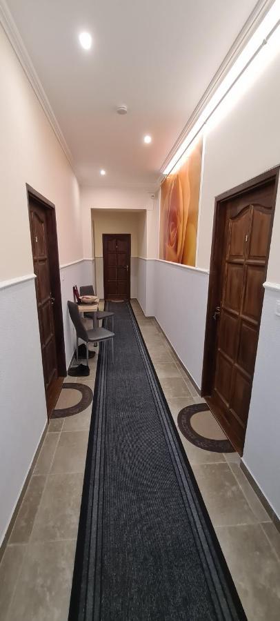 سيغيد Rozsa Apartmanhaz المظهر الخارجي الصورة