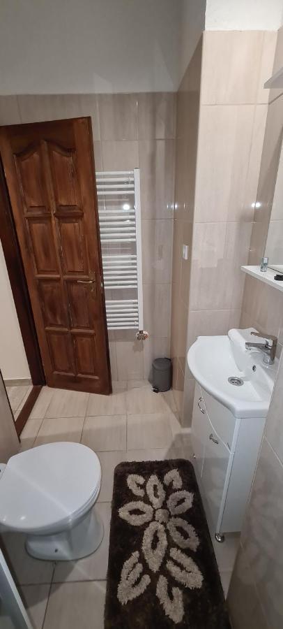 سيغيد Rozsa Apartmanhaz المظهر الخارجي الصورة