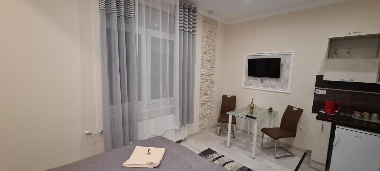 سيغيد Rozsa Apartmanhaz المظهر الخارجي الصورة