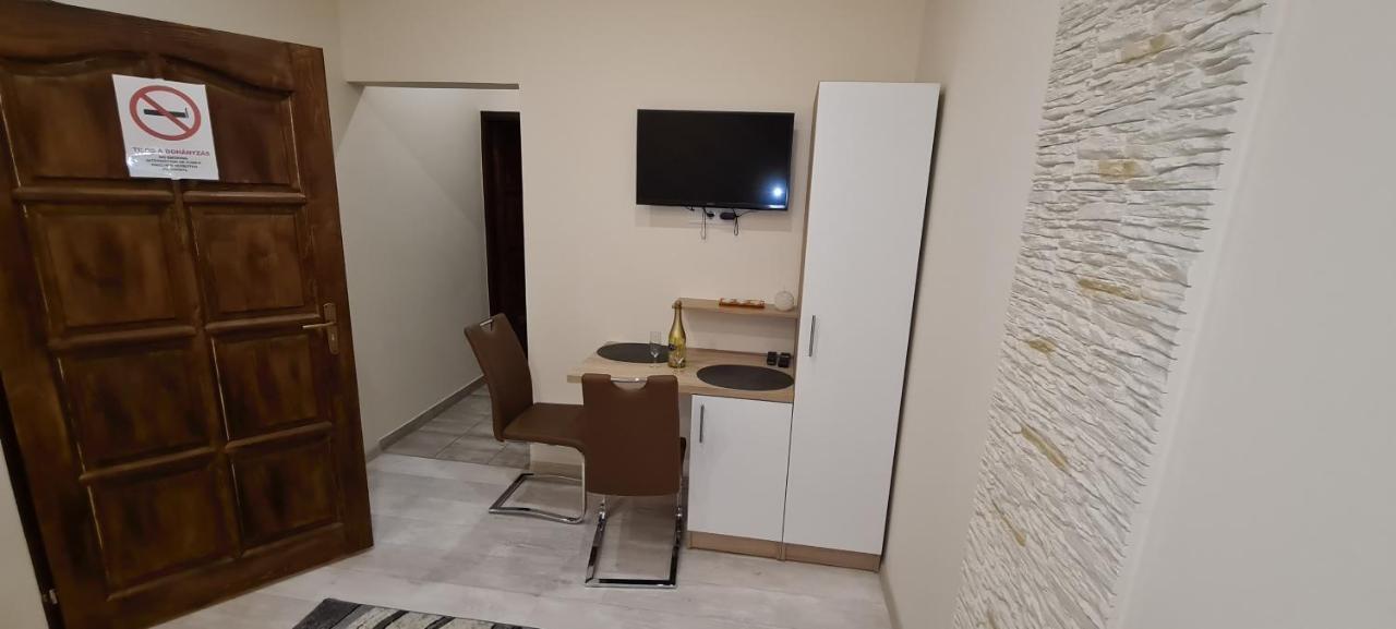 سيغيد Rozsa Apartmanhaz المظهر الخارجي الصورة