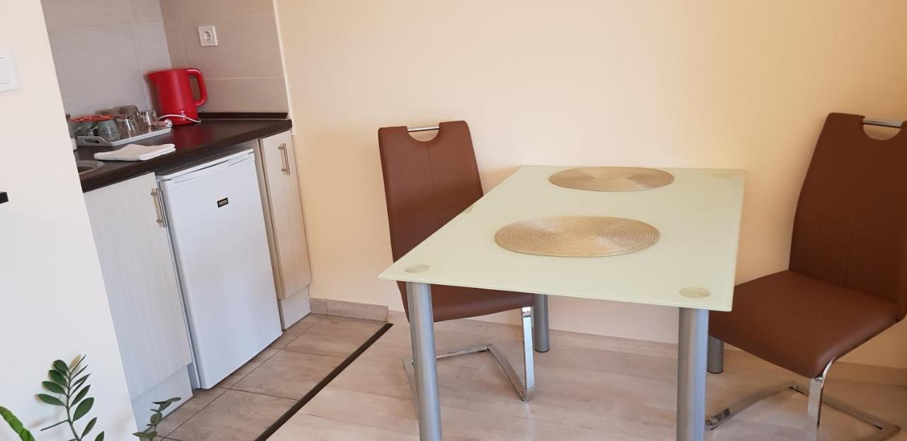 سيغيد Rozsa Apartmanhaz المظهر الخارجي الصورة