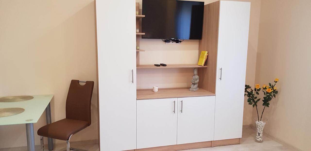 سيغيد Rozsa Apartmanhaz المظهر الخارجي الصورة