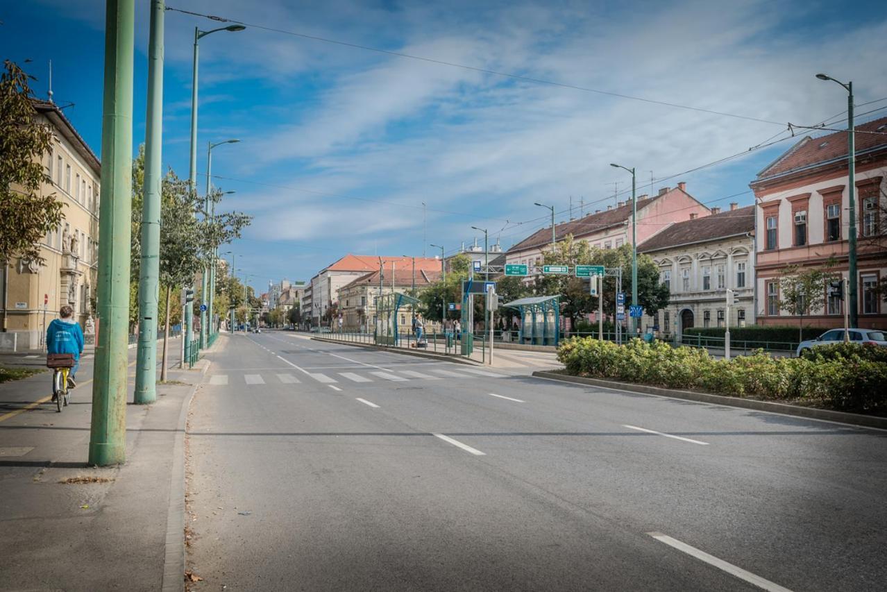 سيغيد Rozsa Apartmanhaz المظهر الخارجي الصورة